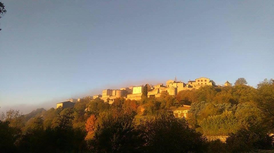 Seuls En Pleine Nature - Gite La Cote Blanche Puygaillard-de-Quercy エクステリア 写真